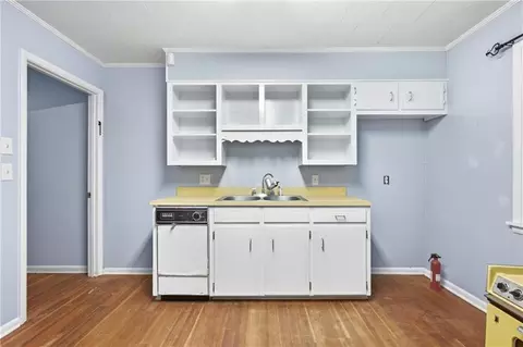 Kitchen - 5404 Gaillard Dr, Mobile, AL 36608 photo 5 of 5