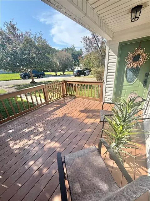 Exterior - 302 Siena Vista St, Mobile, AL 36607 photo 9 of 10