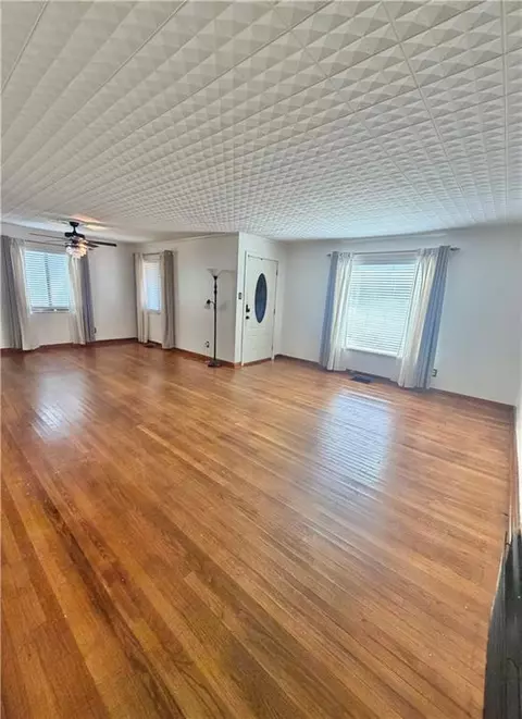 Living - 302 Siena Vista St, Mobile, AL 36607 photo 2 of 2