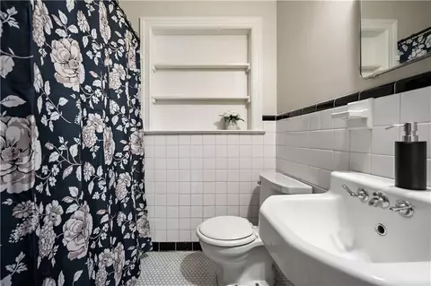 Bath - 339 Bromley Pl, Mobile, AL 36606 photo 6 of 6