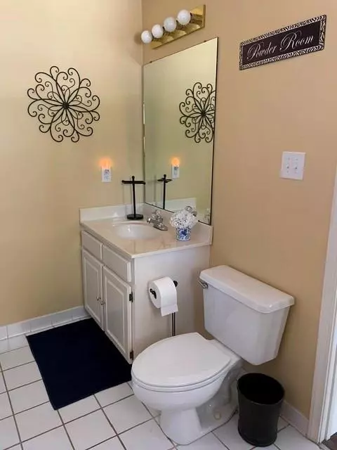 Bath - 339 Bromley Pl, Mobile, AL 36606 photo 4 of 6