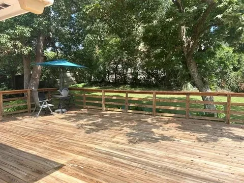Exterior - 339 Bromley Pl, Mobile, AL 36606 photo 6 of 14