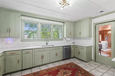 Kitchen - 268 Carnation St, Mobile, AL 36609 photo 3 of 5