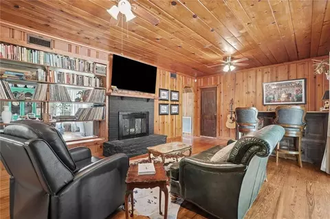 Living - 268 Carnation St, Mobile, AL 36609 photo 4 of 4