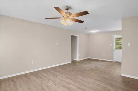 Living - 6962 Victor Rd, Mobile, AL 36608 photo 4 of 4