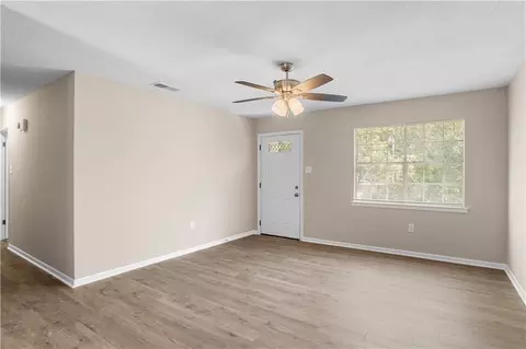 Living - 6962 Victor Rd, Mobile, AL 36608 photo 1 of 4