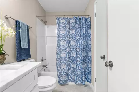 Bath - 6962 Victor Rd, Mobile, AL 36608 photo 2 of 2