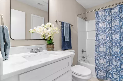 Bath - 6962 Victor Rd, Mobile, AL 36608 photo 1 of 2