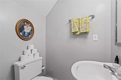 Bath - 5910 Windham Ct, Mobile, AL 36608 photo 1 of 2