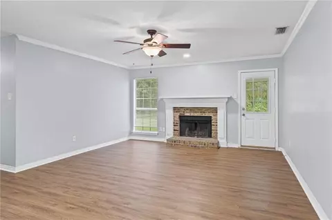 Living - 971 Abilene Dr E, Mobile, AL 36695 photo 1 of 2