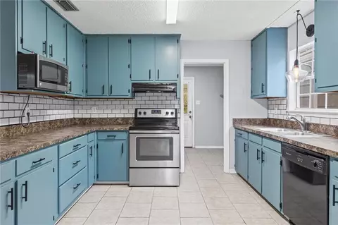 Kitchen - 971 Abilene Dr E, Mobile, AL 36695 photo 2 of 3