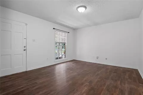 Living - 1365 Middle Ring Rd, Mobile, AL 36608 photo 1 of 3