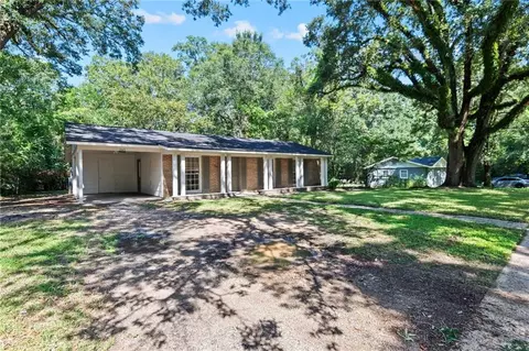 Exterior - 1365 Middle Ring Rd, Mobile, AL 36608 photo 3 of 9