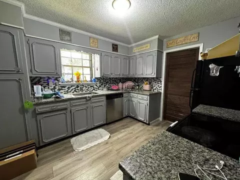 Kitchen - 10575 Thomas Rd, Theodore, AL 36582 photo 4 of 4