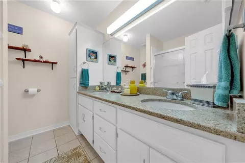 Bath - 1241 Cypress Ct, Mobile, AL 36695 photo 1 of 2