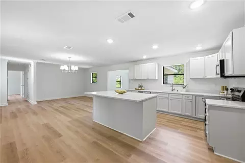 Kitchen - 2960 Newman Rd, Mobile, AL 36695 photo 9 of 9