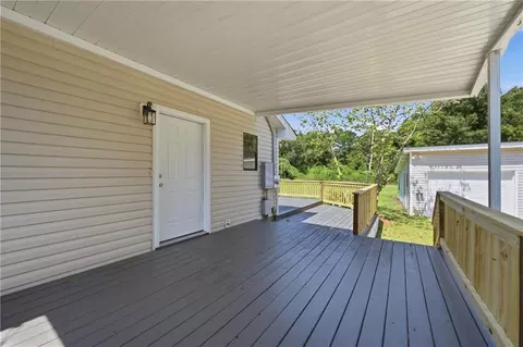 Exterior - 2960 Newman Rd, Mobile, AL 36695 photo 4 of 7