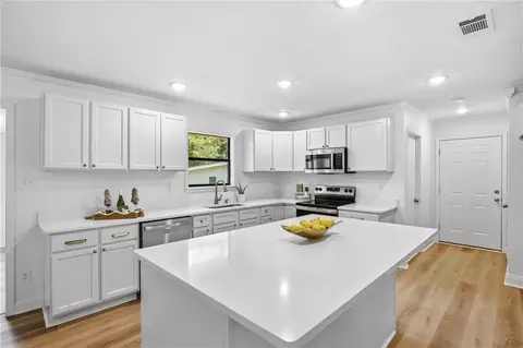 Kitchen - 2960 Newman Rd, Mobile, AL 36695 photo 1 of 9