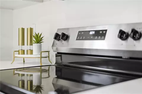 Kitchen - 2960 Newman Rd, Mobile, AL 36695 photo 8 of 9