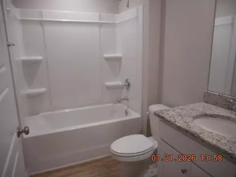 Bath - 2495 Thornbury Loop, Mobile, AL 36695 photo 4 of 4