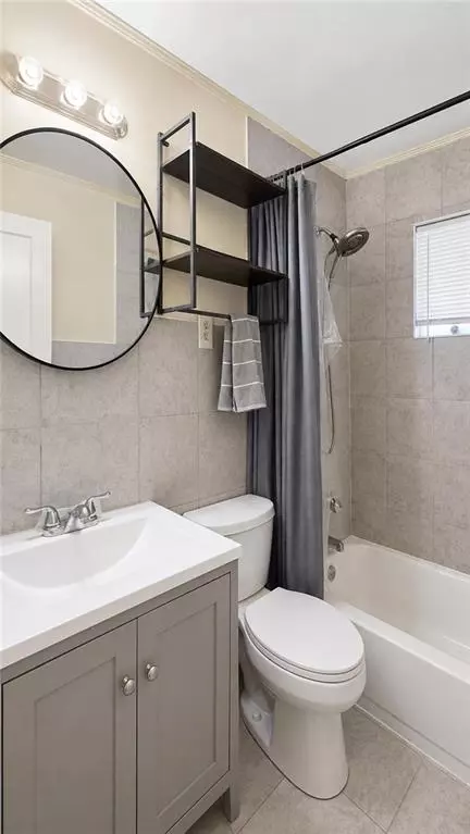 Bath - 2560 Howell Ave, Mobile, AL 36606 photo 3 of 3