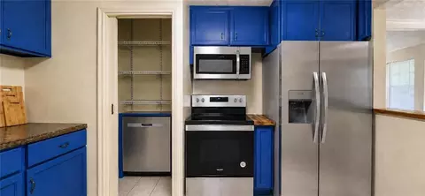 Kitchen - 2560 Howell Ave, Mobile, AL 36606 photo 2 of 2