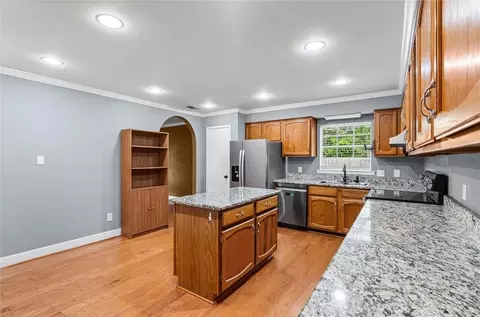 Kitchen - 6300 Cottage Hill Rd, Mobile, AL 36609 photo 1 of 4