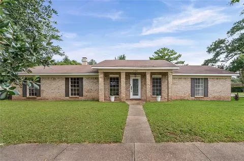 6300 Cottage Hill Rd, Mobile, AL 36609
