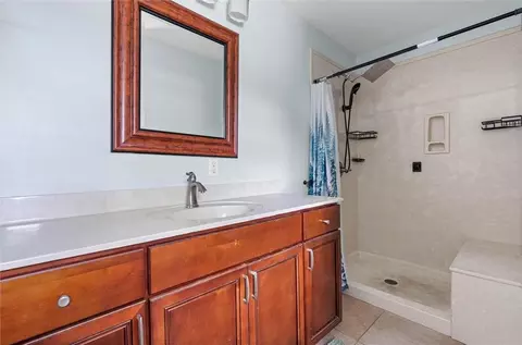 Bath - 6300 Cottage Hill Rd, Mobile, AL 36609 photo 1 of 2