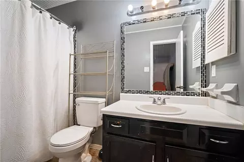 Bath - 849 Lisa Ct, Mobile, AL 36695 photo 1 of 2