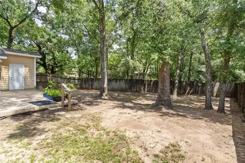 Exterior - 1807 Spring Brook Ct, Mobile, AL 36609 photo 4 of 5
