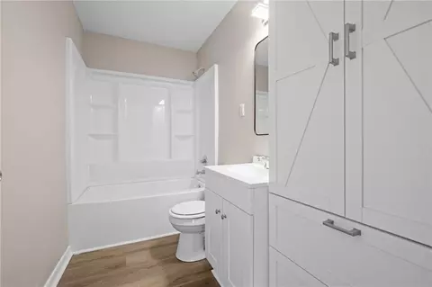 Bath - 4120 Latimer Ln, Mobile, AL 36609 photo 1 of 4