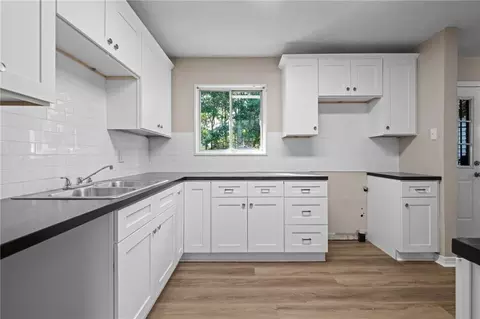 Kitchen - 4120 Latimer Ln, Mobile, AL 36609 photo 2 of 2