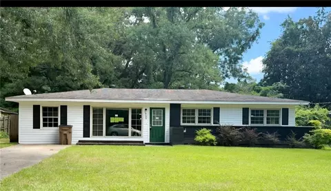 655 Wilshire Rd, Mobile, AL 36609