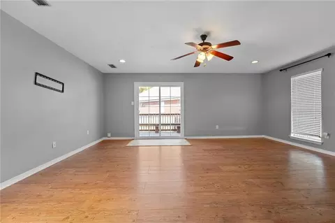 Living - 836 Willow Pointe Dr E, Mobile, AL 36695 photo 5 of 6