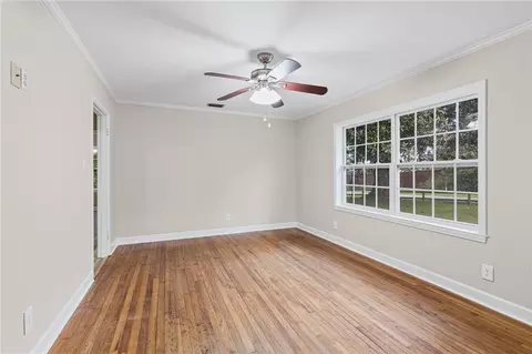 Living - 3001 Charmingdale Dr E, Mobile, AL 36618 photo 1 of 2