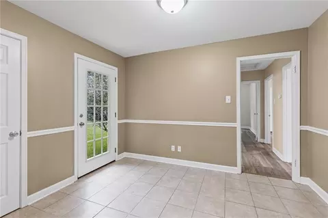 Entry Way - 3001 Charmingdale Dr E, Mobile, AL 36618 photo 2 of 3