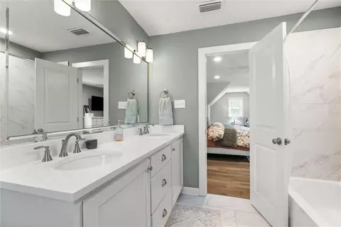 Bath - 5754 Huffman Dr N, Mobile, AL 36693 photo 1 of 2