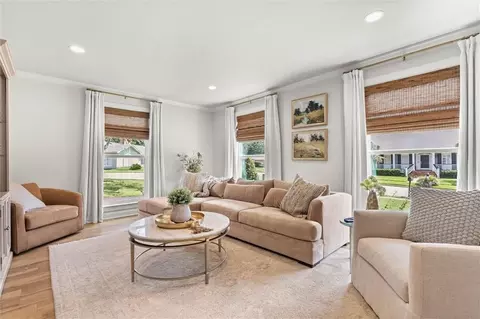 Living - 5754 Huffman Dr N, Mobile, AL 36693 photo 2 of 3