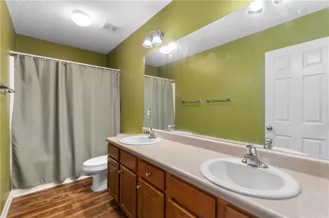 Bath - 1829 Kendall Ct E, Mobile, AL 36695 photo 1 of 1