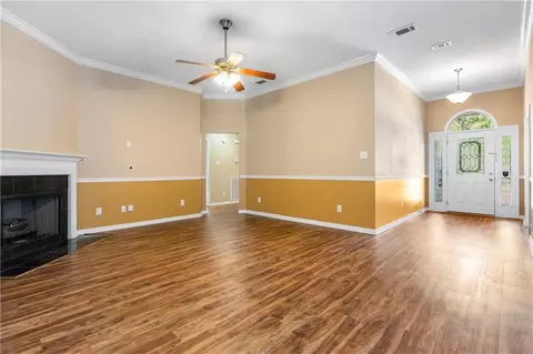 Living - 1829 Kendall Ct E, Mobile, AL 36695 photo 1 of 5