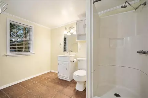 Bath - 118 Mohawk St, Mobile, AL 36606 photo 2 of 2