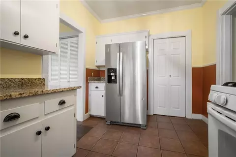 Kitchen - 118 Mohawk St, Mobile, AL 36606 photo 3 of 3