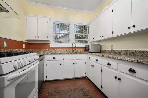 Kitchen - 118 Mohawk St, Mobile, AL 36606 photo 1 of 3