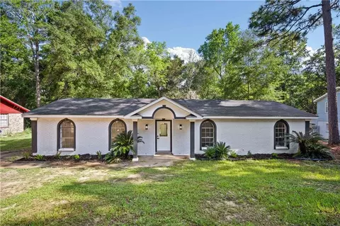 6804 Greenway Dr N, Mobile, AL 36608