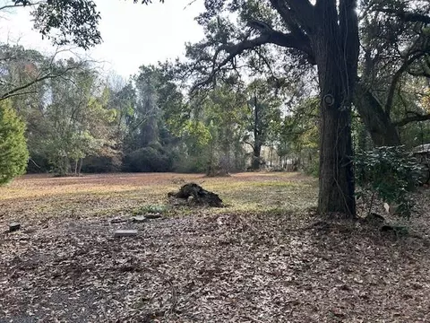Exterior - 2283 Cedar Point Rd, Mobile, AL 36605 photo 2 of 2