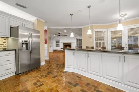 Kitchen - 254 Jackson Blvd, Mobile, AL 36609 photo 5 of 9