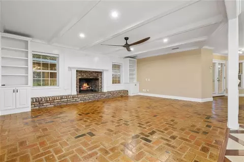 Living - 254 Jackson Blvd, Mobile, AL 36609 photo 7 of 14