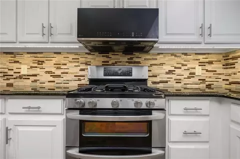 Kitchen - 254 Jackson Blvd, Mobile, AL 36609 photo 2 of 9