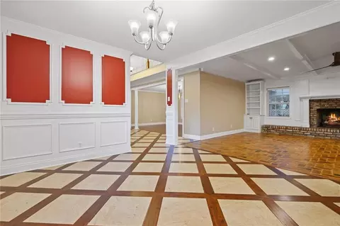 Living - 254 Jackson Blvd, Mobile, AL 36609 photo 2 of 14